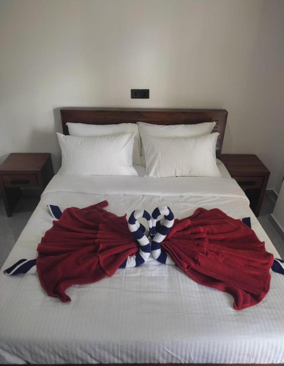 Hotel Sunny Cloud Harumalgoda Екстер'єр фото